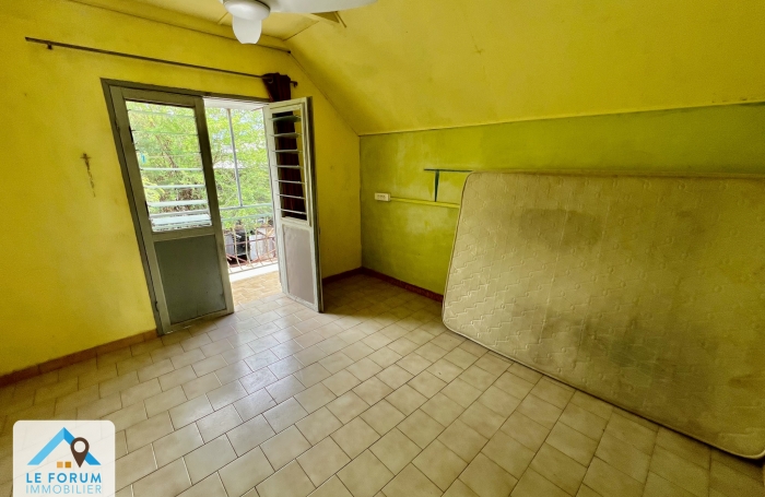 SAINT PIERRE (97410) - CHARMANTE VILLA T6 - À PROXIMITÉ IMMÉDIATE DU CENTRE VILLE