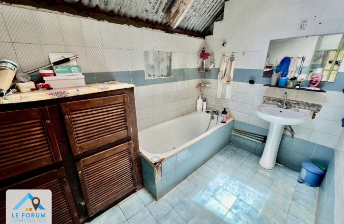 SAINT PIERRE (97410) - CHARMANTE VILLA T6 - À PROXIMITÉ IMMÉDIATE DU CENTRE VILLE