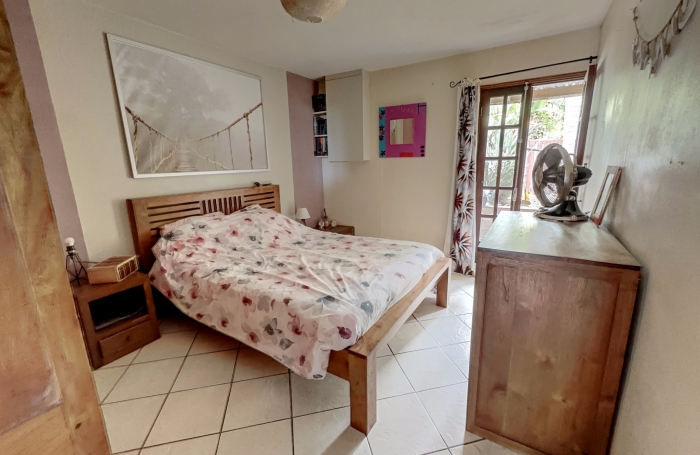 MAISON F6+STUDIO+PISCINE SUR 700m2