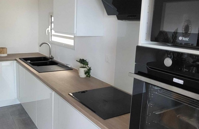 Vente Maison 100m&sup2; 4 pi&#232;ces Saint Gilles les Bains