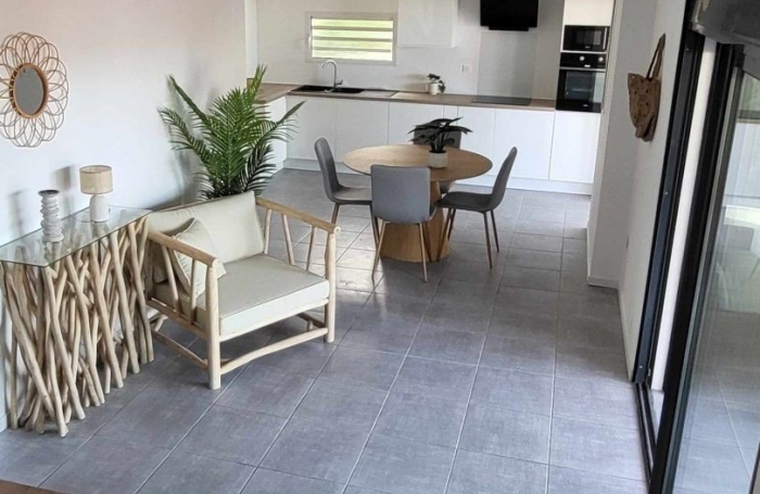 Vente Maison 100m&sup2; 4 pi&#232;ces Saint Gilles les Bains