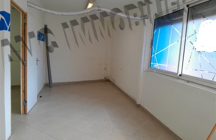 Location Local commercial 66m&sup2; Les Avirons