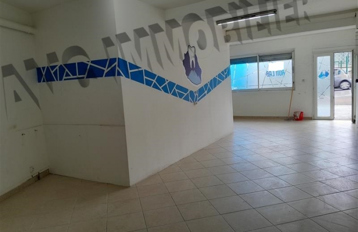 Location Local commercial 66m&sup2; Les Avirons