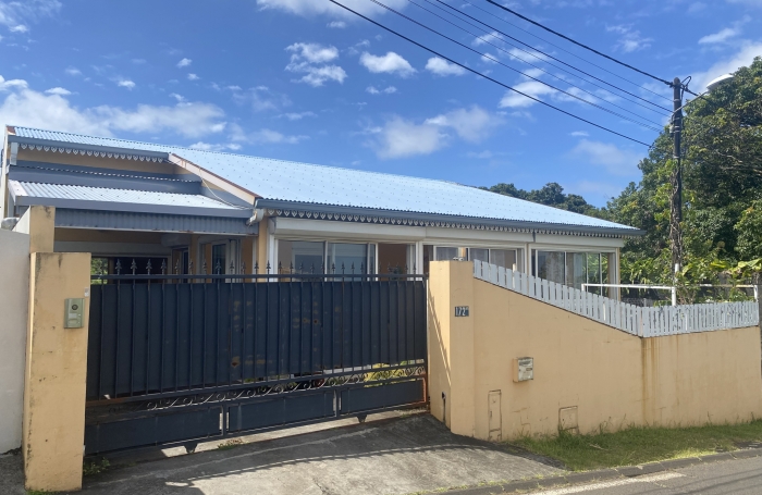 Location Ste suzanne commune Begue villa F3 plus garage