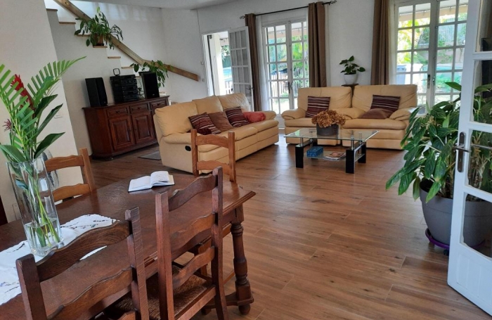 Vente Maison 246m&sup2; 8 pi&#232;ces Sainte Suzanne