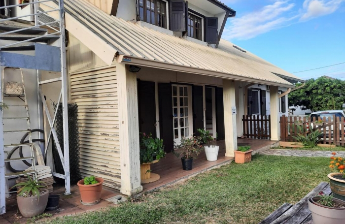 Vente Maison 246m&sup2; 8 pi&#232;ces Sainte Suzanne