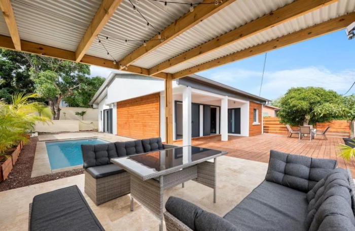 Vente Maison 130m&sup2; 4 pi&#232;ces Saint Gilles les Bains