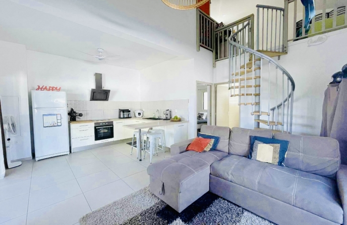 SAINT PIERRE 97410 - VILLA CONFORTABLE ET LUMINEUSE - ENVIRONNEMENT PRISÉ