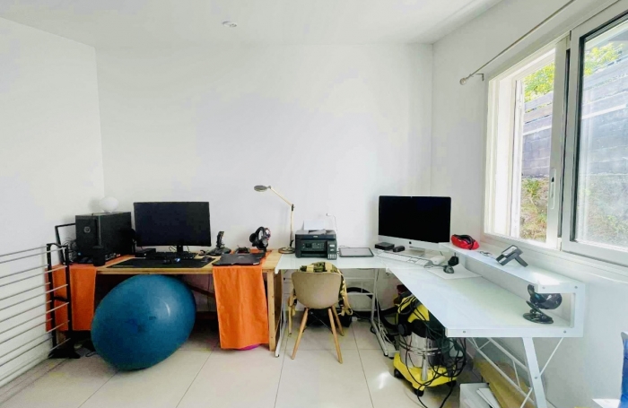 SAINT PIERRE 97410 - VILLA CONFORTABLE ET LUMINEUSE - ENVIRONNEMENT PRISÉ