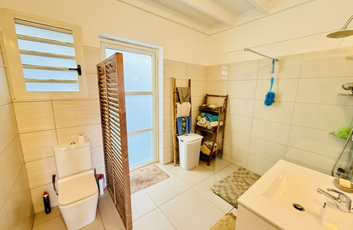 SAINT PIERRE 97410 - VILLA CONFORTABLE ET LUMINEUSE - ENVIRONNEMENT PRISÉ