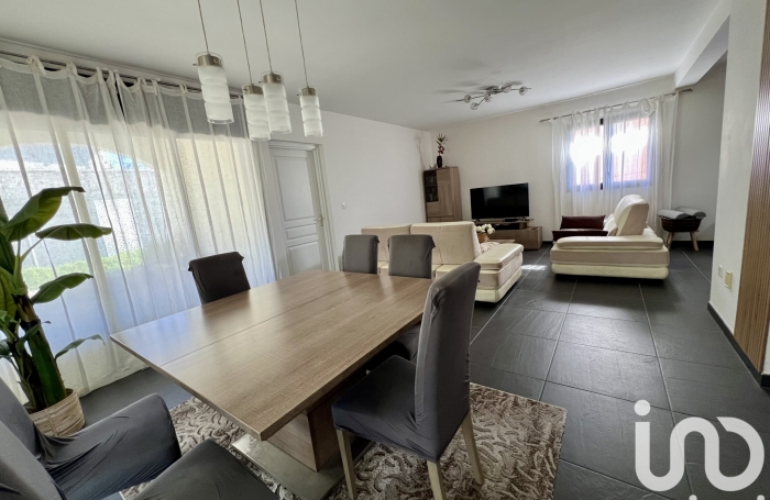 Vente Maison 114m&sup2; 4 pi&#232;ces Sainte Suzanne