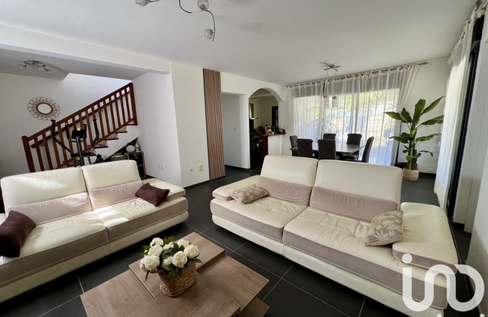 Vente Maison 114m&sup2; 4 pi&#232;ces Sainte Suzanne