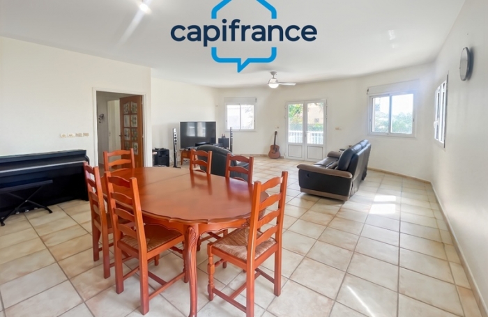 Vente Maison 197m&sup2; 8 pi&#232;ces Sainte Suzanne