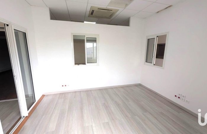 Location Fonds de commerce 320m&sup2; La Possession
