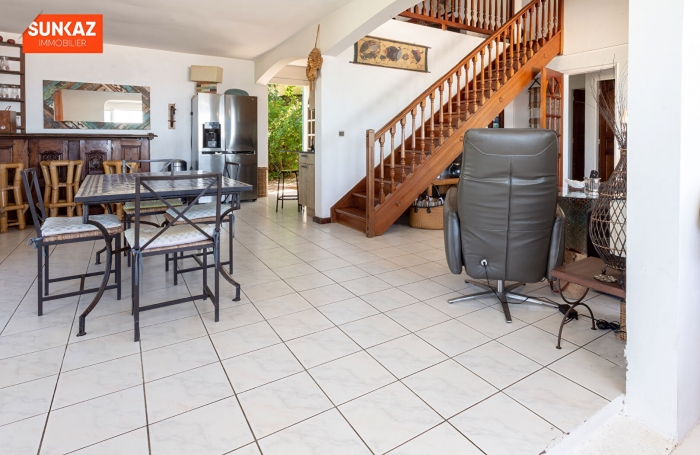 Vente Maison 176m² 6 pièces Saint-Leu