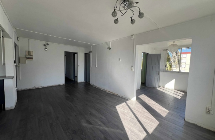 APPART T4 FRONT DE MER DE SAINT PIERRE