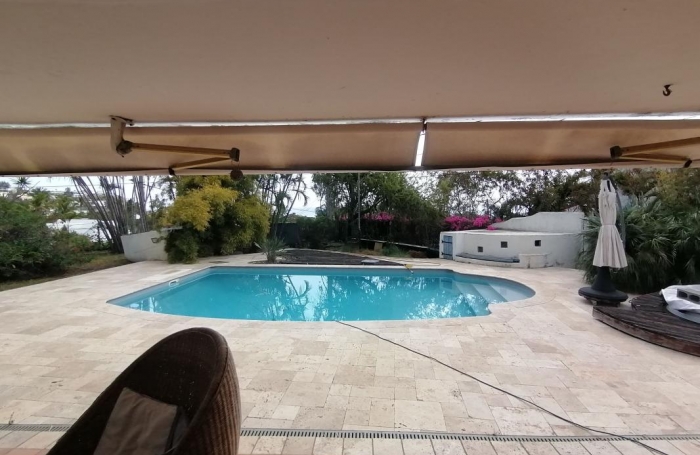 Vente Maison 275m&sup2; 10 pi&#232;ces Saint Gilles les Bains