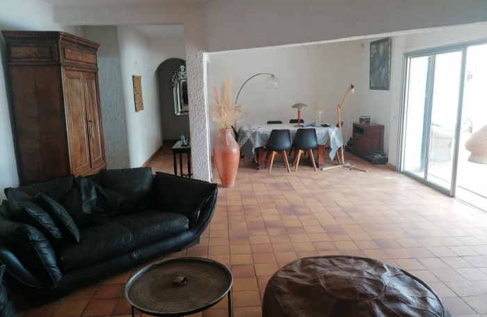 Vente Maison 275m&sup2; 10 pi&#232;ces Saint Gilles les Bains