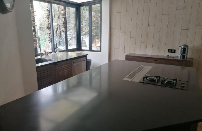 Vente Maison 275m&sup2; 10 pi&#232;ces Saint Gilles les Bains