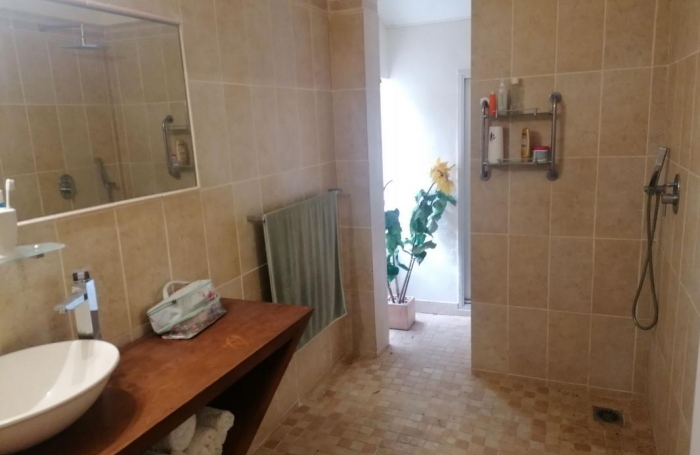 Vente Maison 275m&sup2; 10 pi&#232;ces Saint Gilles les Bains