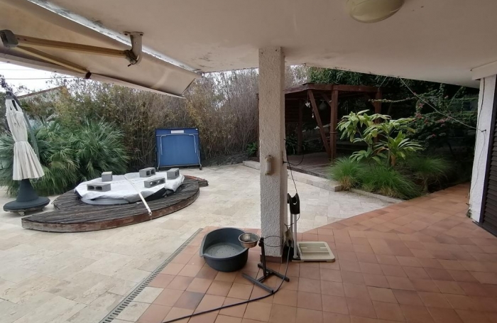 Vente Maison 275m&sup2; 10 pi&#232;ces Saint Gilles les Bains