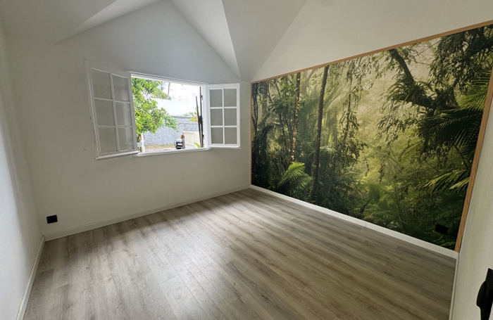 Location Local commercial 106m² 5 pièces Sainte Clotilde