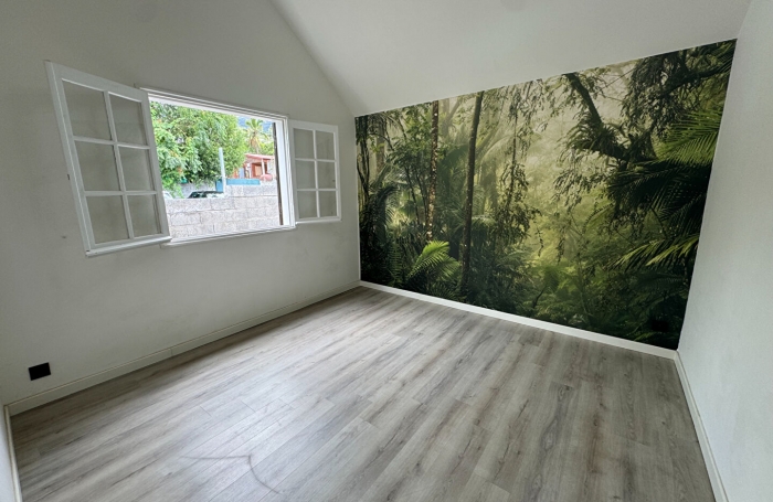 Location Local commercial 106m² 5 pièces Sainte Clotilde