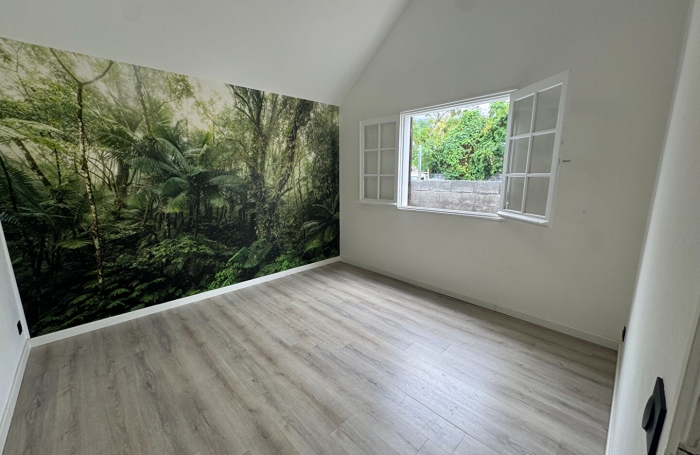 Location Local commercial 106m² 5 pièces Sainte Clotilde