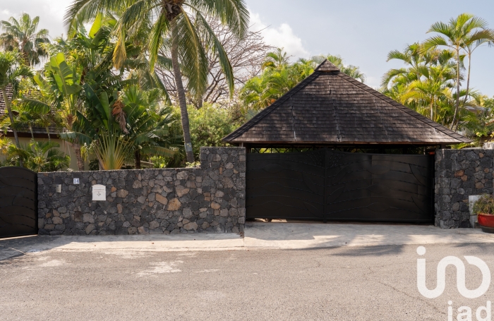 Vente Divers 500m&sup2; 7 pi&#232;ces Saint Gilles les Bains