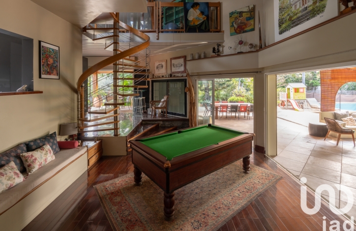 Vente Divers 500m&sup2; 7 pi&#232;ces Saint Gilles les Bains