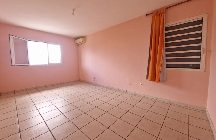 Vente Maison 102.41m&sup2; 5 pi&#232;ces Sainte Suzanne