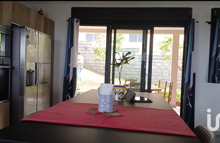 Vente Divers 102m&sup2; 3 pi&#232;ces Saint Joseph