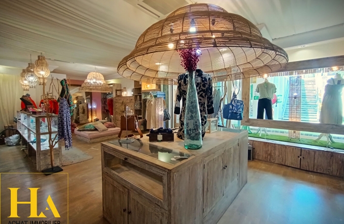 Vente Local professionnel 66.5m² Saint Gilles les Bains