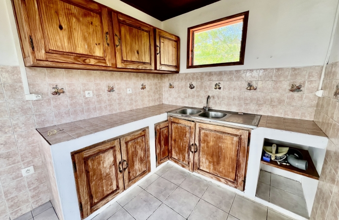 TAMPON 97430 - MAISON TYPE CREOLE - 2 CHAMBRES - PLAIN PIED - TERRAIN PLAT - SECTEUR RESIDENTIEL