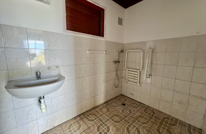 TAMPON 97430 - MAISON TYPE CREOLE - 2 CHAMBRES - PLAIN PIED - TERRAIN PLAT - SECTEUR RESIDENTIEL