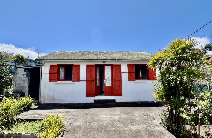 TAMPON 97430 - MAISON TYPE CREOLE - 2 CHAMBRES - PLAIN PIED - TERRAIN PLAT - SECTEUR RESIDENTIEL