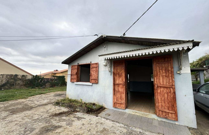 VILLA T3 AVEC TRAVAUX - ST LOUIS GOL LES HAUTS