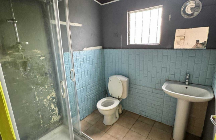 VILLA T3 AVEC TRAVAUX - ST LOUIS GOL LES HAUTS