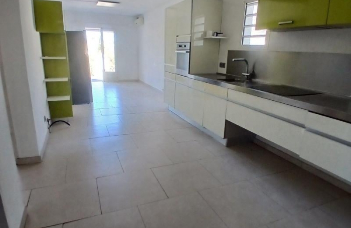 Vente Maison 270m&sup2; 10 pièces Saint Gilles les Bains