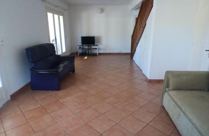 Vente Maison 270m&sup2; 10 pièces Saint Gilles les Bains