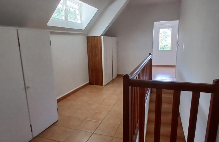 Vente Maison 270m&sup2; 10 pièces Saint Gilles les Bains