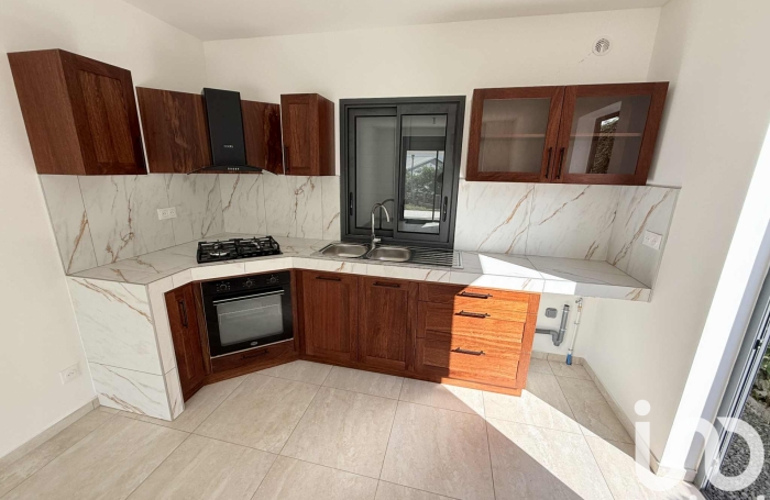 Location Maison 61m&sup2; 4 pi&#232;ces Saint Joseph