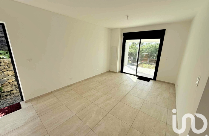 Location Maison 61m&sup2; 4 pi&#232;ces Saint Joseph