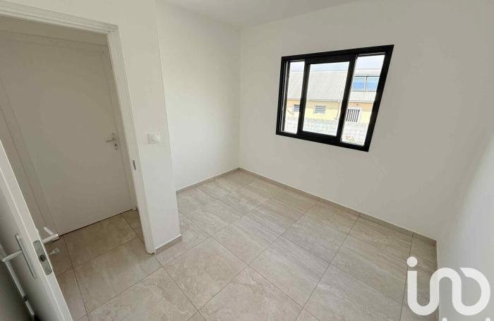 Location Maison 61m&sup2; 4 pi&#232;ces Saint Joseph