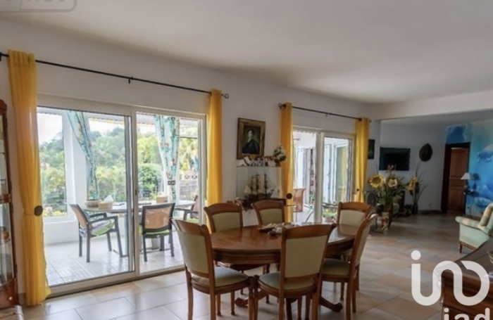 Vente Divers 187m&sup2; 6 pi&#232;ces La Montagne