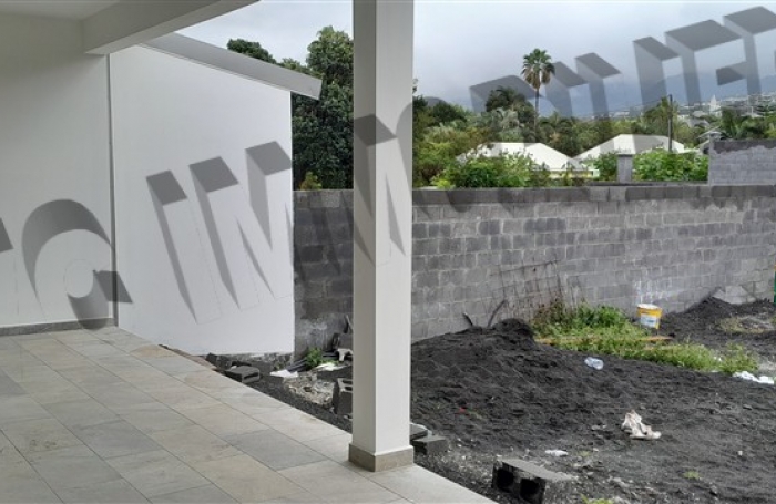 Vente Maison 80m&sup2; 3 pi&egrave;ces Rivi&egrave;re Saint Louis