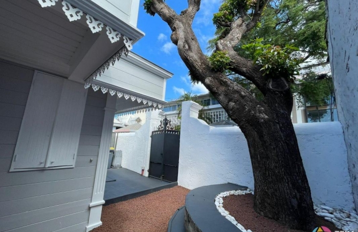 Location Bureaux 70m&sup2; 5 pi&#232;ces Saint Denis