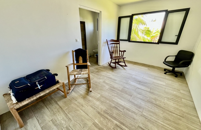 SAINT PHILIPPE 97442 - VILLA A ETAGE - BEAUX VOLUMES - PROCHE ECOLES ET COMMODITES