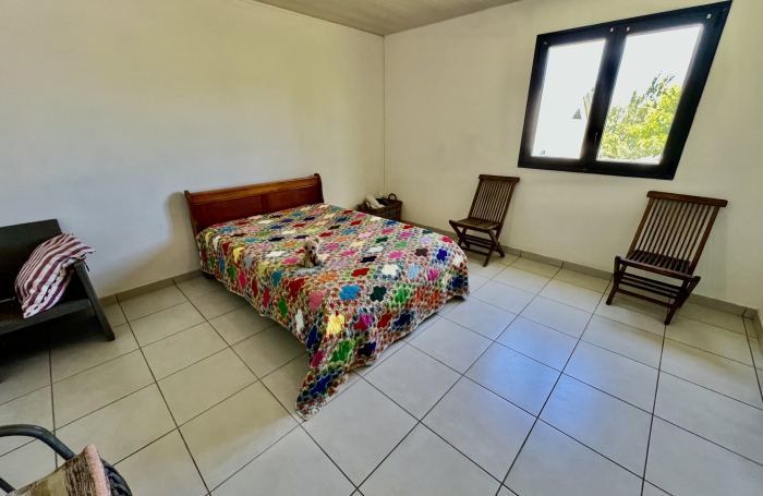 SAINT PHILIPPE 97442 - VILLA A ETAGE - BEAUX VOLUMES - PROCHE ECOLES ET COMMODITES