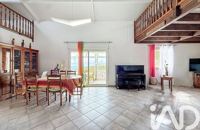 Vente Divers 185m&sup2; 5 pi&#232;ces Sainte Marie